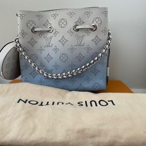Louis Vuitton Bella bag (blue)